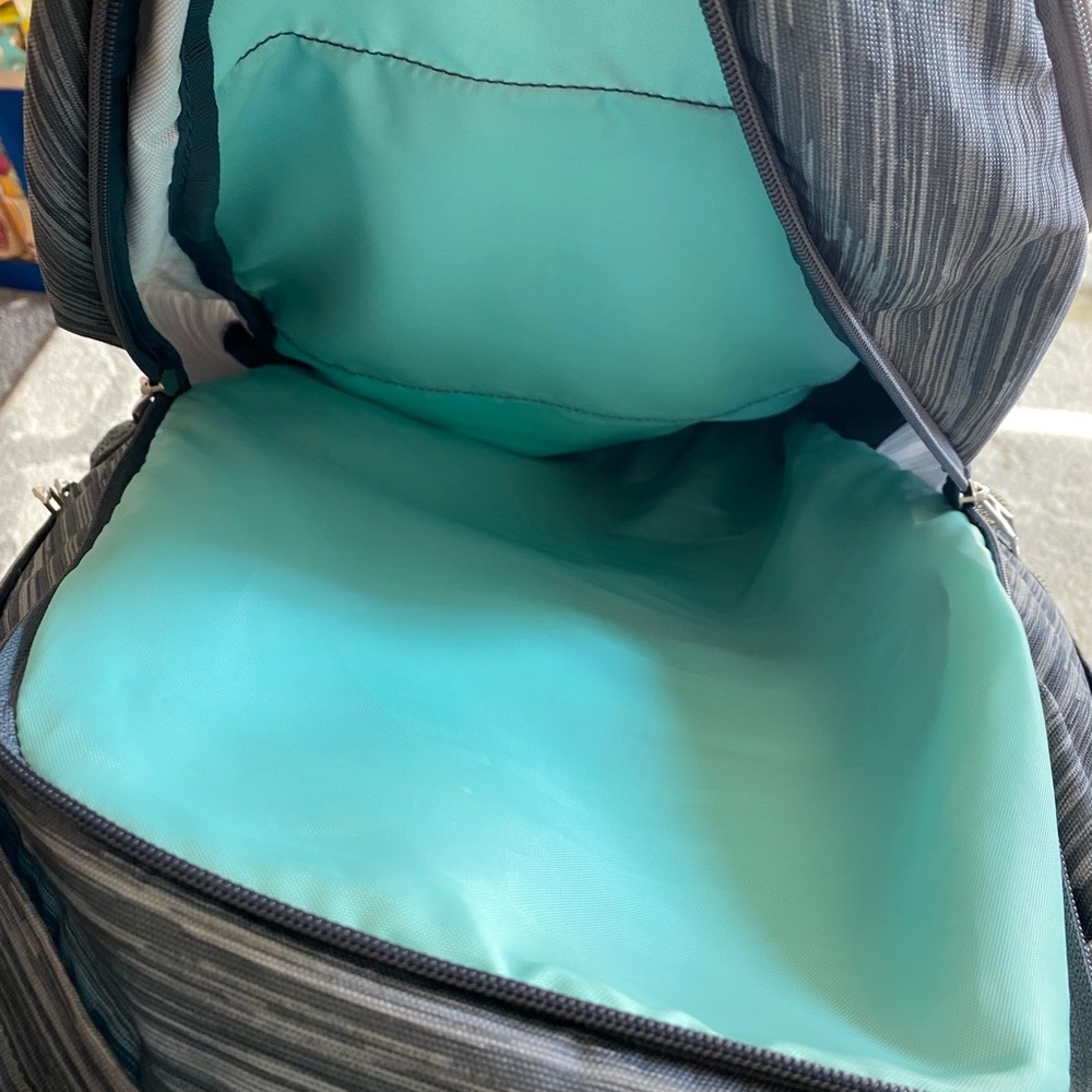 🌟 final sale - great Adidas Backpack - Picture 6 of 9
